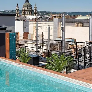 B&B Swu Magazine, Budapesta